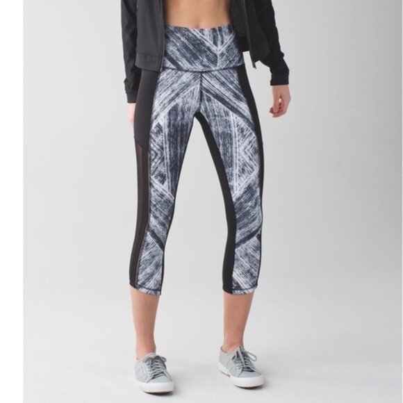 Lululemon | Heat to Street Crop Legging SoulCycle 4 - Picture 3 of 10